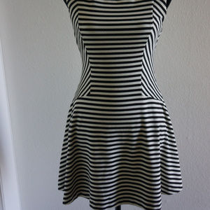 Classy and Fitted striped black and white dress M